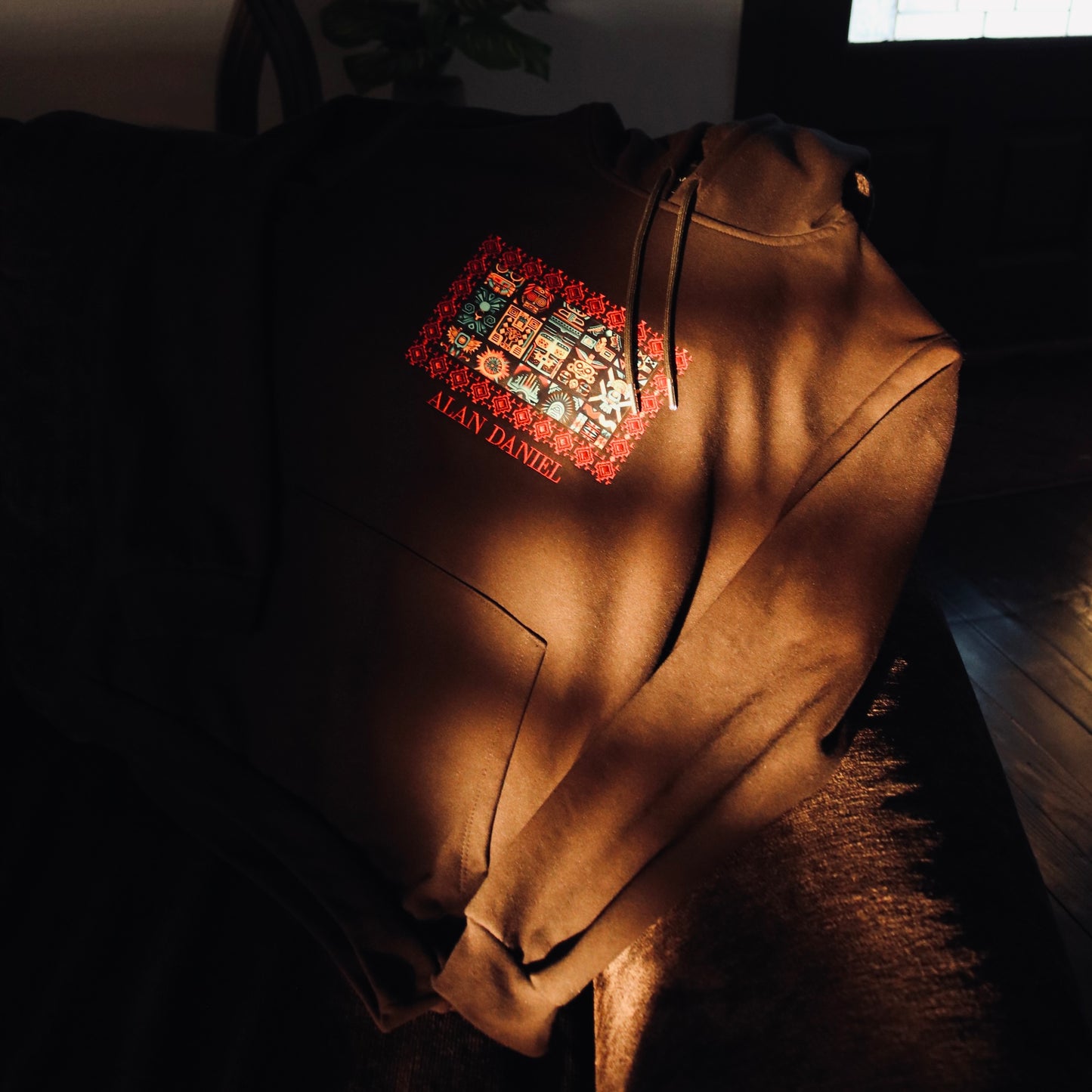 SUDADERA CON CAPUCHA ARTE AZTECA