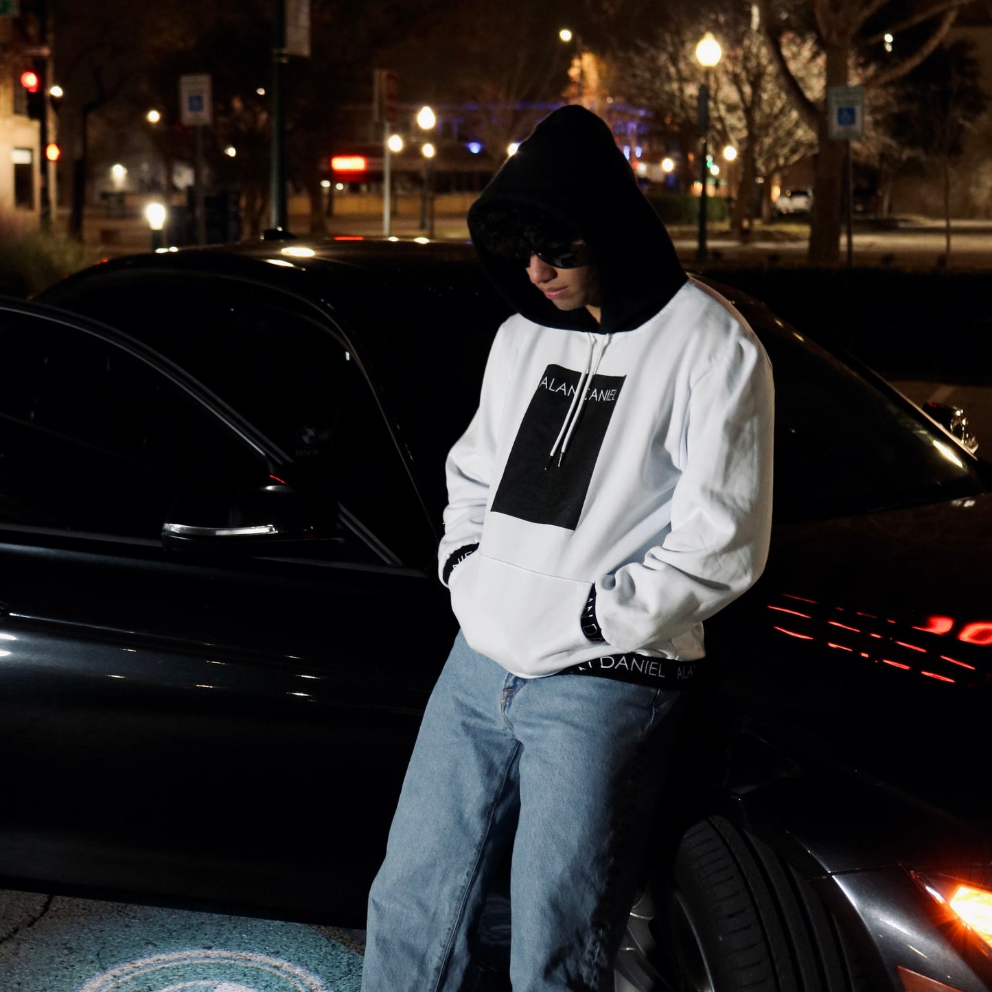 CLASSIC HOODIE