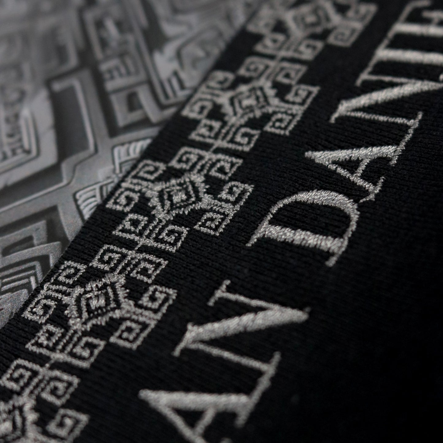 MIDNIGHT SWEATSHIRT